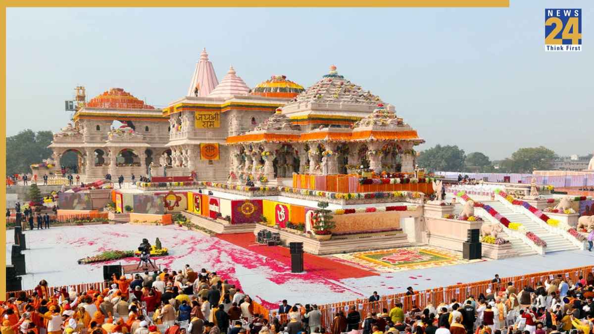 चढ़ावा चोरी जांच के बीच अपडेट हुई राम मंदिर ट्रस्ट की वेबसाइट, हटाया गया चंंपत राय और अनिल मिश्रा का नाम