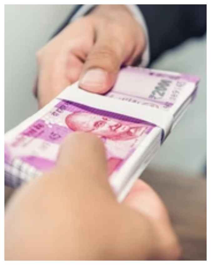 दाहिनी तरफ गवर्नर के हस्ताक्षर और गारंटी क्लॉज को ध्यान से देखें