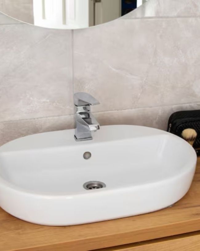 Why hotels Washroom Have 2 Wash Basin-1-2