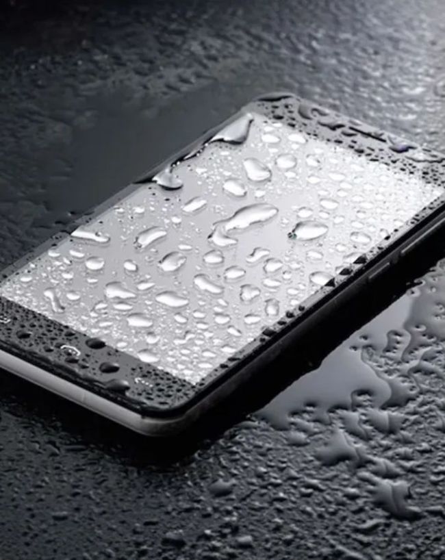 Phone Wet In Rain-1-2