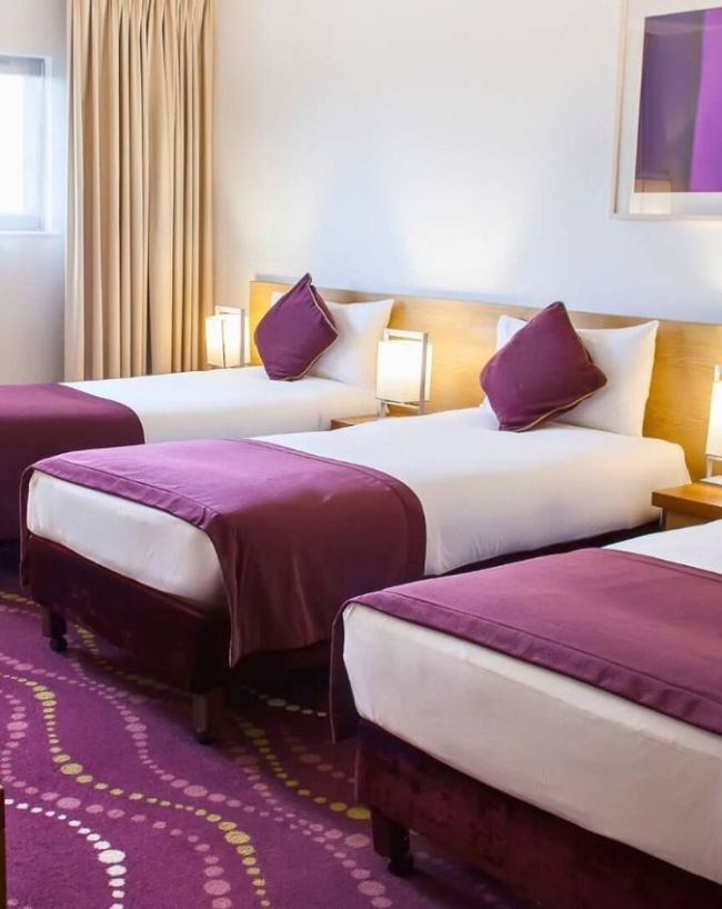Why notepad and pen are in hotel rooms know the facts-1-2-3-4