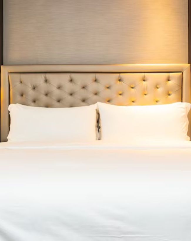 Why notepad and pen are in hotel rooms know the facts-1-2-3
