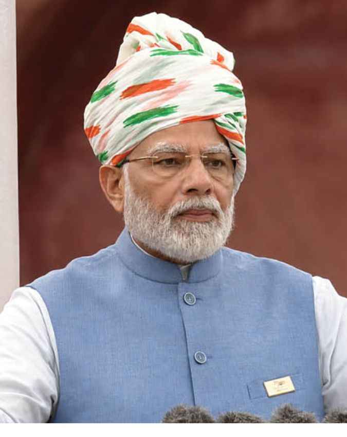 तिरंगे वाला साफा पहनाकर देश का संबोधन 