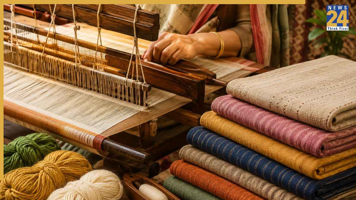 National Handloom Day: कैसे पहचानें असली हैंडलूम कपड़ा? खरीदते समय रखें इन बातों का ध्यान