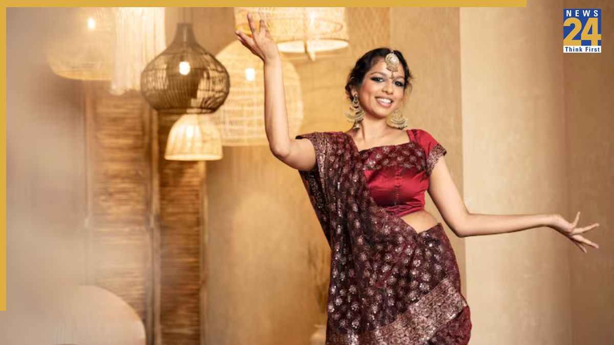 साड़ी पहनने के बाद छोटी क्यों लगती हैं महिलाएं, जानें कैसे सेलेक्ट करें सही फैब्रिक?