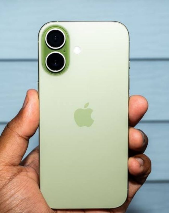 iPhone 15 Pro एक्सचेंज करने पर 47,600 रुपये तक फायदा