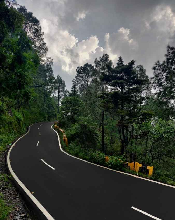 कैसे पहुंचे लैंसडाउन 