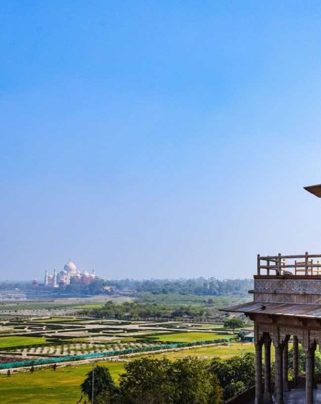 घूमने के साथ आगरा का मशहूर खाना जरूर चखें