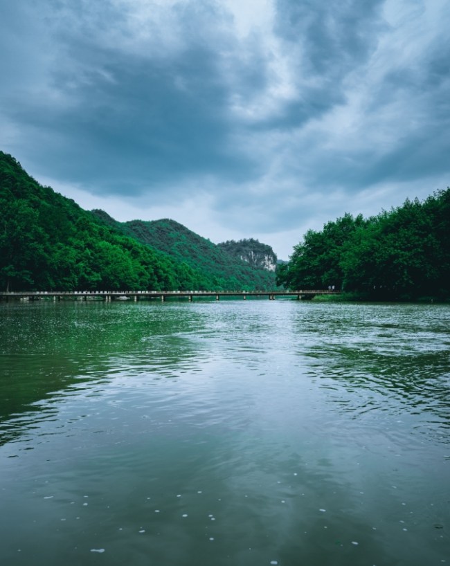 भारत में नदियों से जुड़े हैं लोग