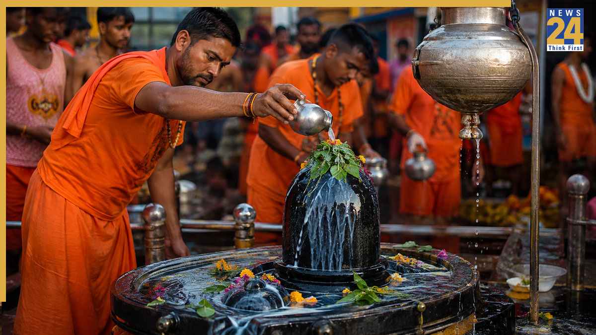 Sawan Shivratri Jalabhishek Time 2026: सावन शिवरात्रि पर कब चढ़ेगा कांवड़ का जल? जलाभिषेक के दौरान कांवड़िए इन नियमों का रखें ध्यान