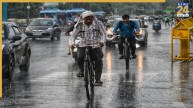 दिल्ली-NCR में झमाझम बारिश, छाए काले घने बादल; अचानक मौसम ने ली करवट