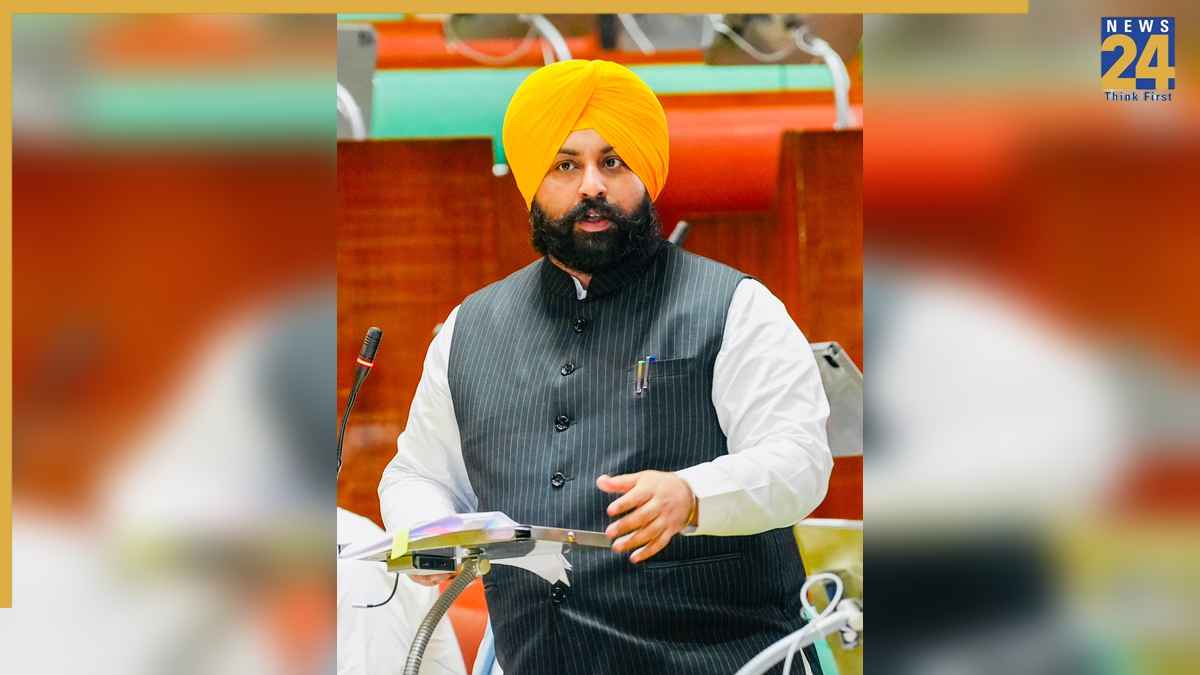 वर्ष 2022 में बिना चारदीवारी और फर्श पर बैठकर पढ़ने को मजबूर थे 4 लाख विद्यार्थी, परंतु आज देश भर में स्कूली शिक्षा में अग्रणी बनकर उभरा पंजाब: हरजोत सिंह बैंस