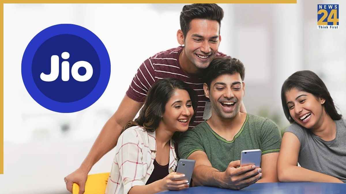 Jio का धांसू एनुअल प्लान! 336 दिन की वैलिडिटी, अनलिमिटेड कॉलिंग और 3600 SMS, इतनी है कीमत
