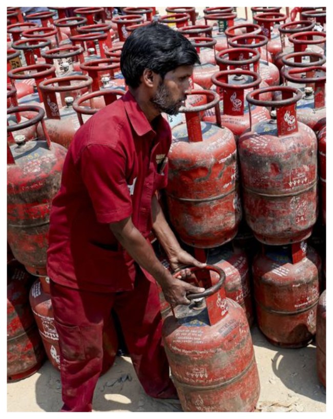 एलपीजी स‍िलेंडर बुक‍िंग के ल‍िए नए भाव जरूर चेक कर लें-1-2-3-4-5