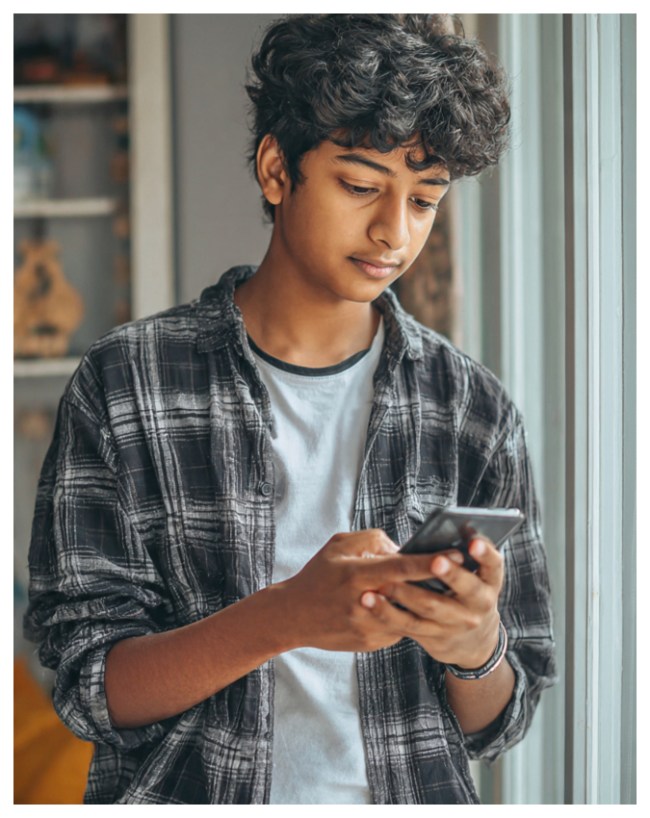 देश के करोड़ों किसानों के लिए केंद्र सरकार की प्रधानमंत्री किसान सम्मान निधि योजना (PM Kisan Samman Nidhi Yojana) एक बड़ी आर्थिक राहत का जरिया है. इस योजना के तहत सरकार पात्र किसानों को हर साल 6000 रुपये की वित्तीय सहायता 2000-2000 रुपये की तीन किस्तों में देती है. पिछली (23वीं) किस्त जारी होने के बाद से ही किसान भाई यह जानने के लिए उत्सुक हैं कि अगली यानी 24वीं किस्त (24th Installment) के 2000 रुपये उनके खाते में कब ट्रांसफर किए जाएंगे. 24वीं किस्त किस महीने में आ सकती है और किन किसानों के खाते में यह पैसा पहुंचेगा, आइये जानते हैं.-1-2-3-4-5-6