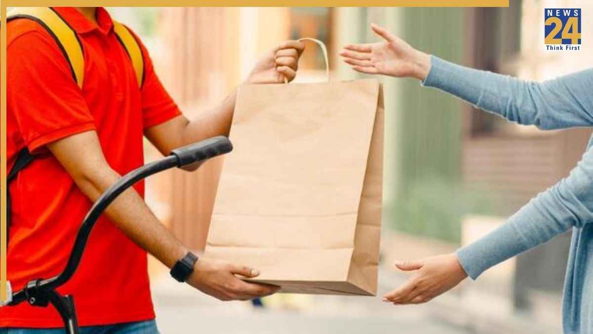 Online Shopping Rules: 1 सितंबर से महंगी हो सकती है ऑनलाइन शॉपिंग! लॉजिस्टिक्स कंपनी दिल्लीवरी ने बढ़ाए डिलीवरी चार्ज