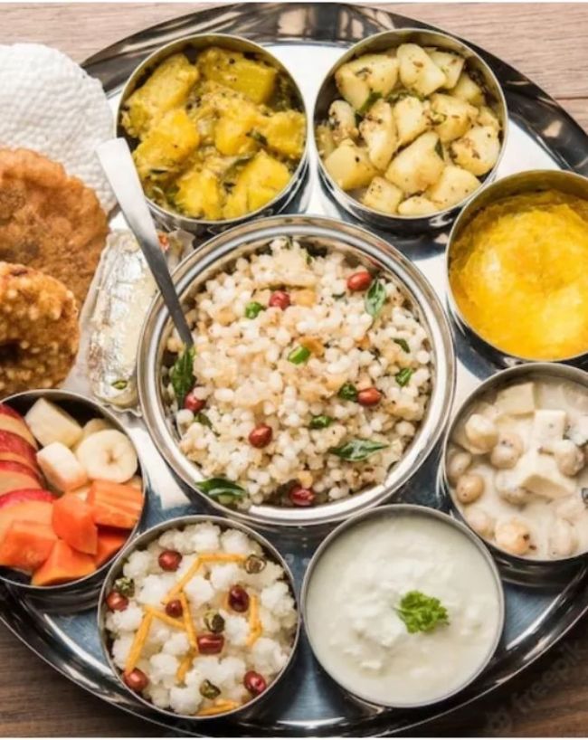 व्रत में सिर्फ तला-भुना खाना ही क्यों न खाएं?