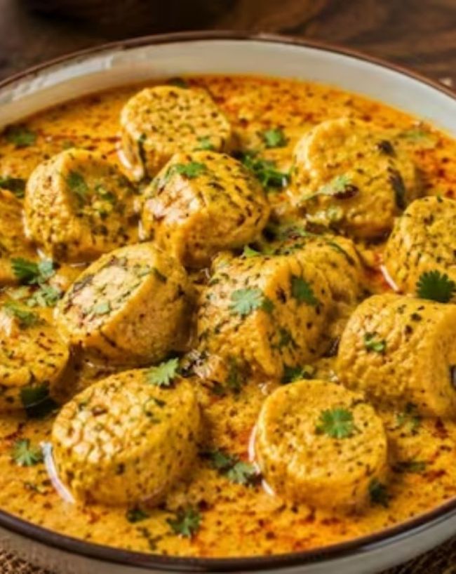साथ में बनाएं गट्टे की सब्जी