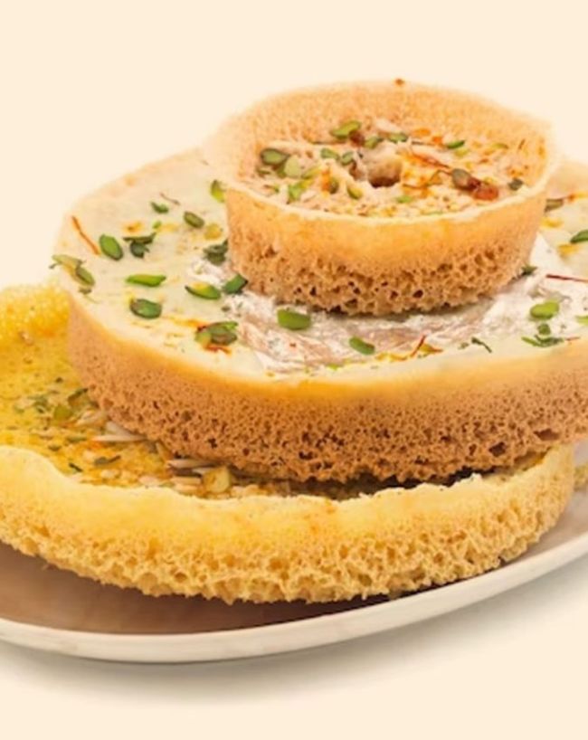 मीठे में बनाएं घेवर