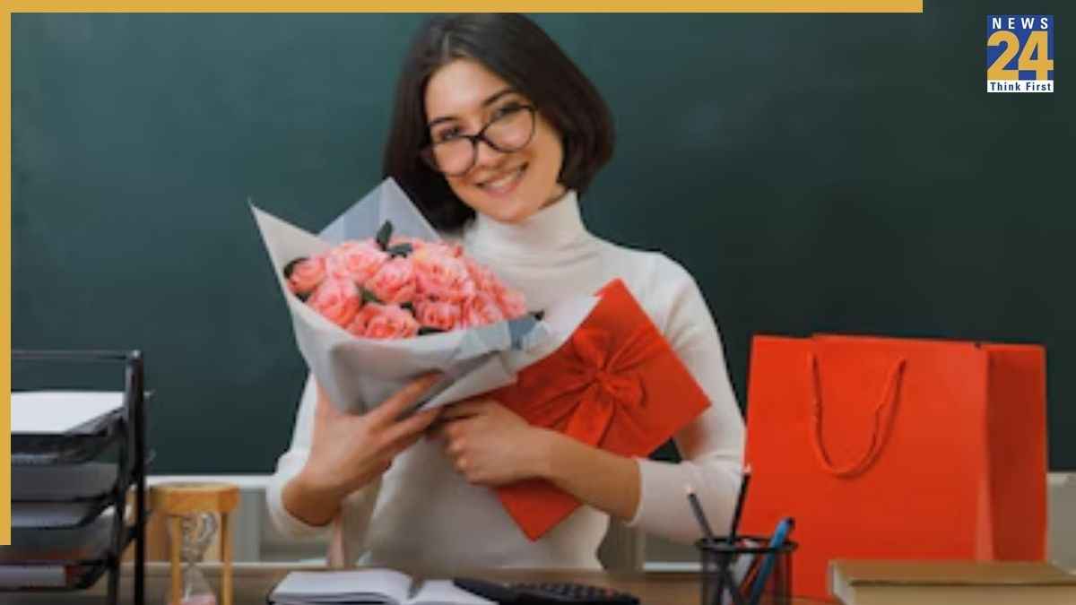 Teachers Day 2026: इस बार सिर्फ कार्ड नहीं, टीचर के लिए प्लान करें ये खास सरप्राइज, यादगार बन जाएगा दिन