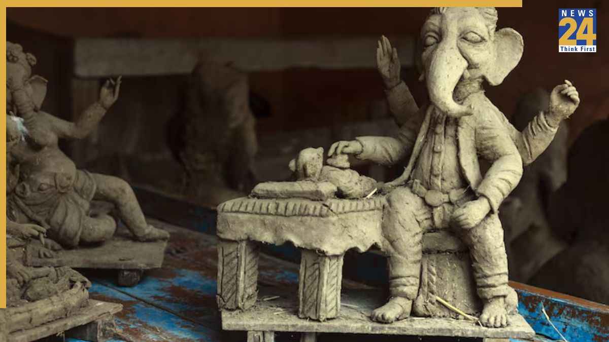 Ganesh Chaturthi 2026: इस गणेश चतुर्थी खुद तैयार करें गणपति की मूर्ति, आसान और किफायती है ये तरीका