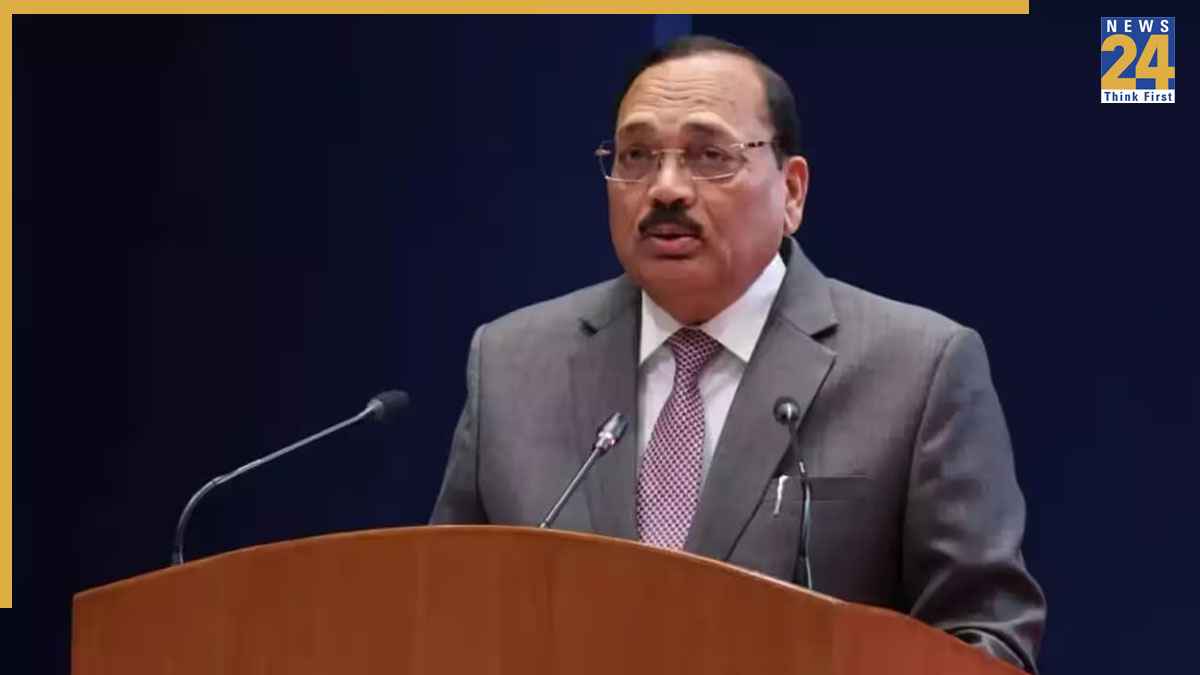 'क्या जजों के खिलाफ हर शिकायत वेबसाइट पर डाल दें? जानें लेक्चर में क्या बोले CJI सूर्यकांत