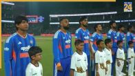 भारतीय टीम राष्ट्रगान के दौरान/ Image Source: Screengrab; Fancode