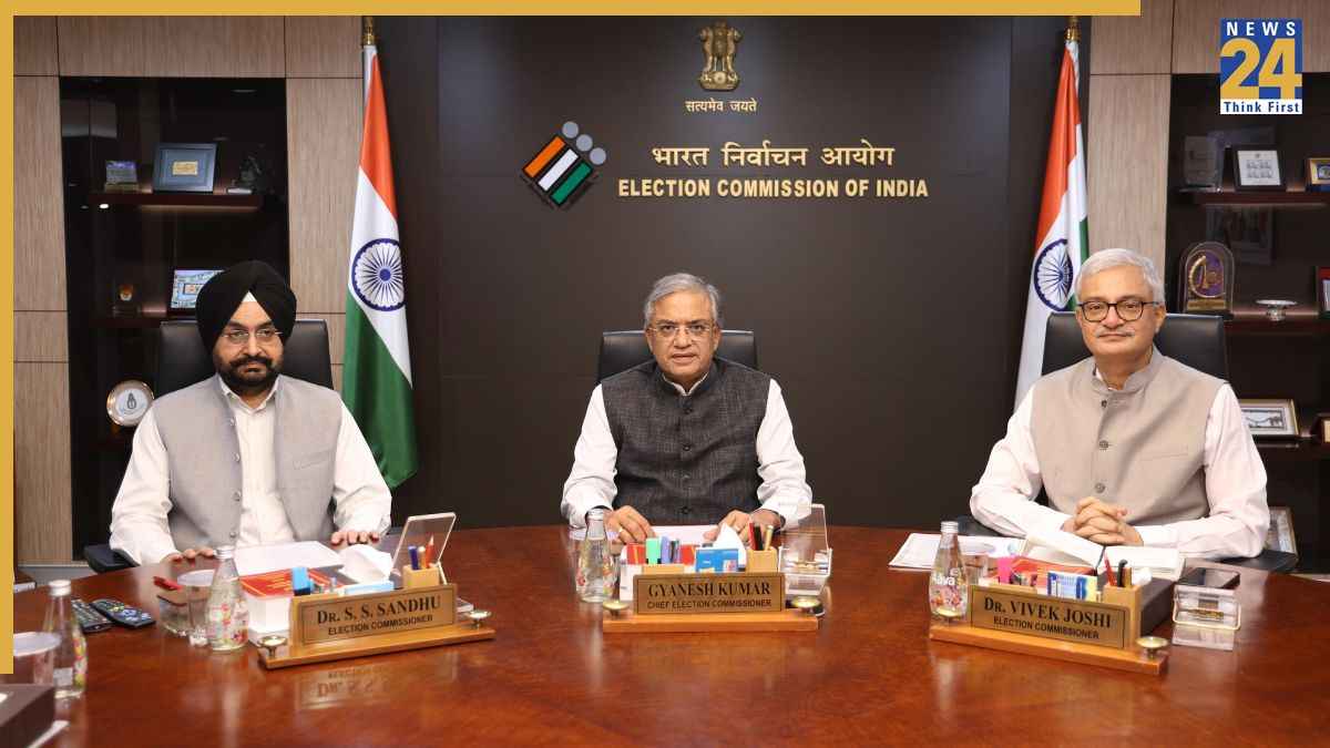 फॉर्म 6 के साथ अब नहीं देना होगा एडिशनल डिक्लेरेशन, विवाद के बाद चुनाव आयोग का फैसला