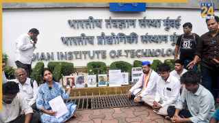 5 साल में 53 IIT स्टूडेंट्स की मौत, 50% से ज्यादा SC-ST, OBC वर्ग के छात्र; सामने आए चौंकाने वाले आंकड़े