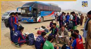 पाकिस्तान में कराची फुटबॉल टीम के साथ खौफनाक वारदात, बलूचिस्तान हाईवे पर बंदूकधारियों ने सब कुछ लूटा