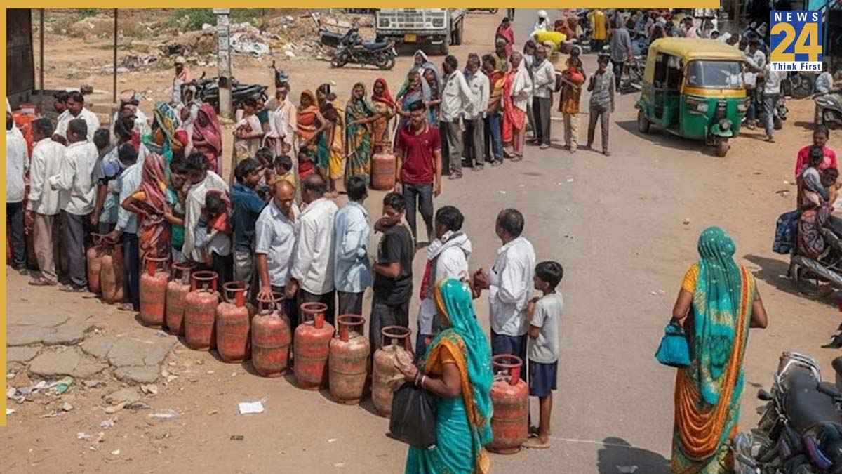 Gas Cylinder Booking Rule Change From 1 Oct: 1 अक्टूबर से बदल जाएगा LPG सब्सिडी का नियम! जानें क्या बंद हो जाएगा आपका गैस सिलेंडर?
