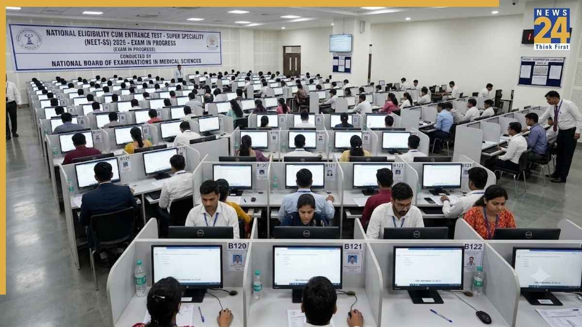 केंद्र सरकार NEET-SS की पर्सेंटाइल 50 से घटाकर 30 करने को तैयार, सुपर स्पेशियलिटी सीटों को भरने की कोशिश