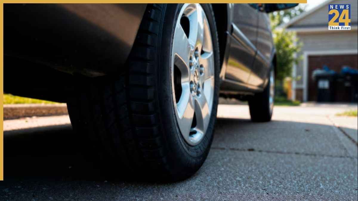Tubeless Tyre Tip: कितने पंचर के बाद बदल देना चाहिए ट्यूबलेस टायर? जान लीजिए सही जवाब