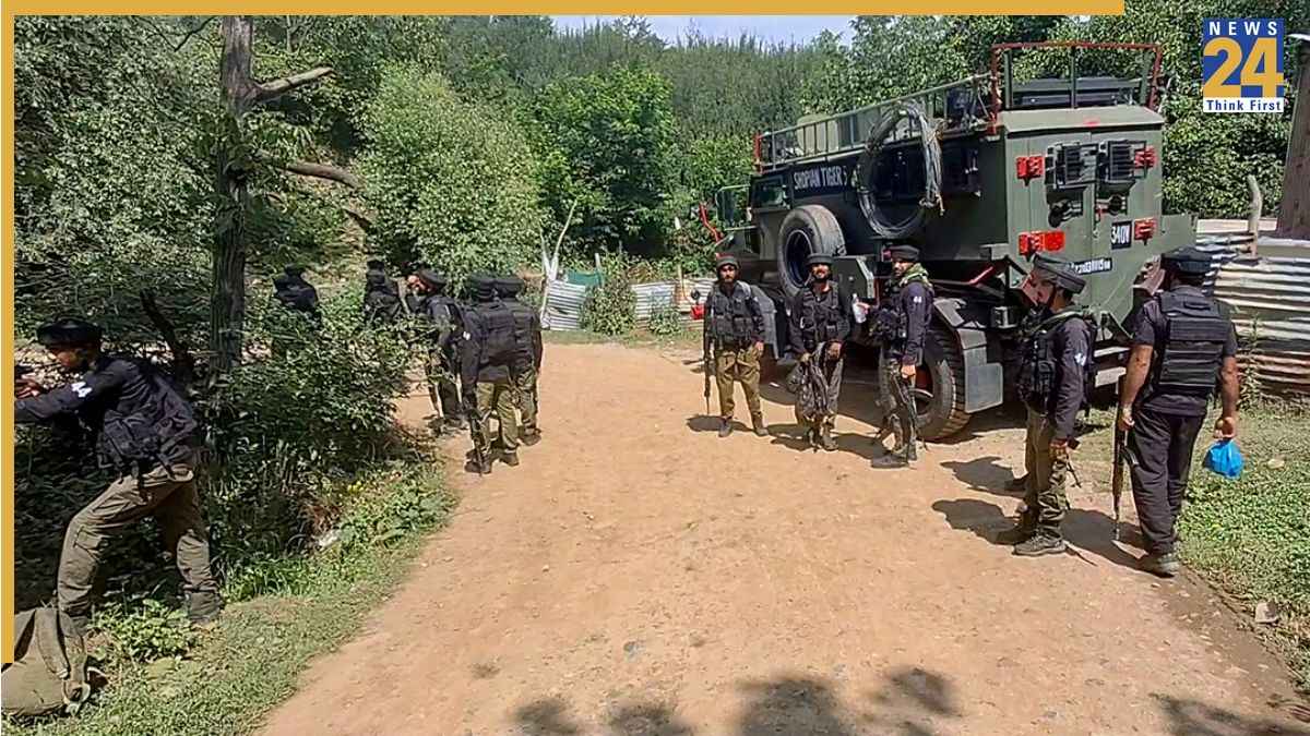 जम्मू-कश्मीर में देर रात एनकाउंटर में 2 आतंकी ढेर, ऊधमपुर के मजालता की घेराबंदी करके खंगाला कोना-कोना