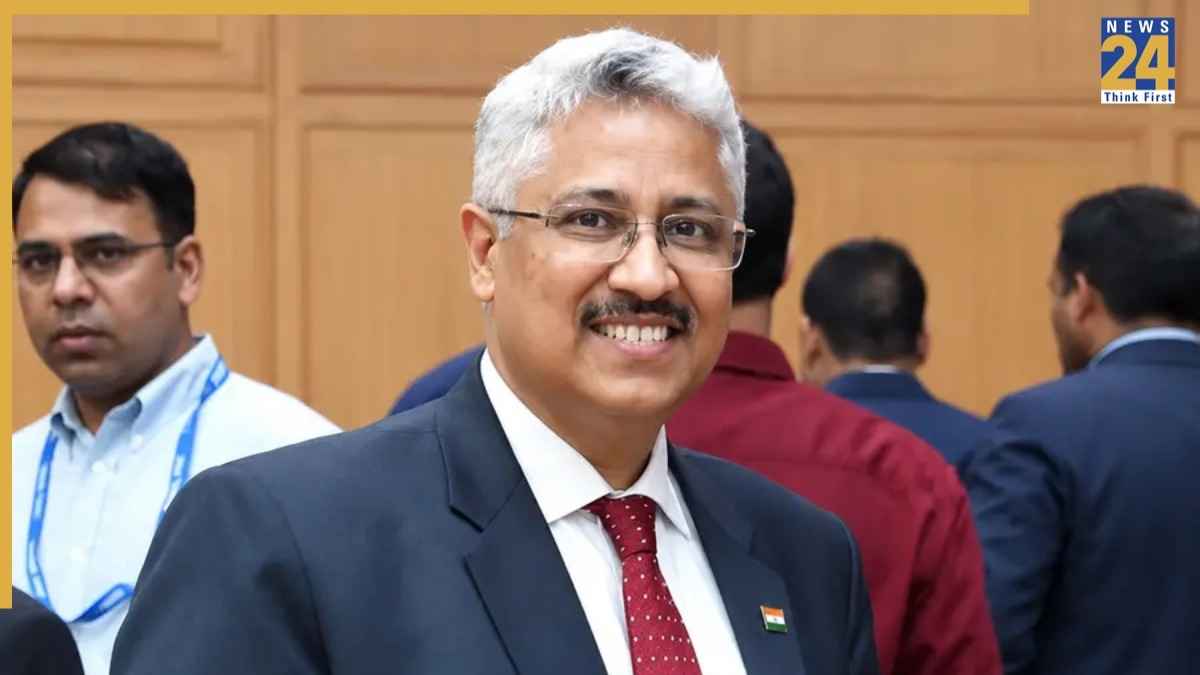 कौन हैं IAS मनदीप भंडारी, जो संभालेंगे CBSE की कमान, कितने पढ़े-लिखे हैं बोर्ड के नए चेयरमैन?