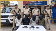 देवघर के सिनेमाघर में परिवार के सामने मारपीट और रंगदारी, 2 पिस्तौल-6 कारतूस के साथ 4 गिरफ्तार