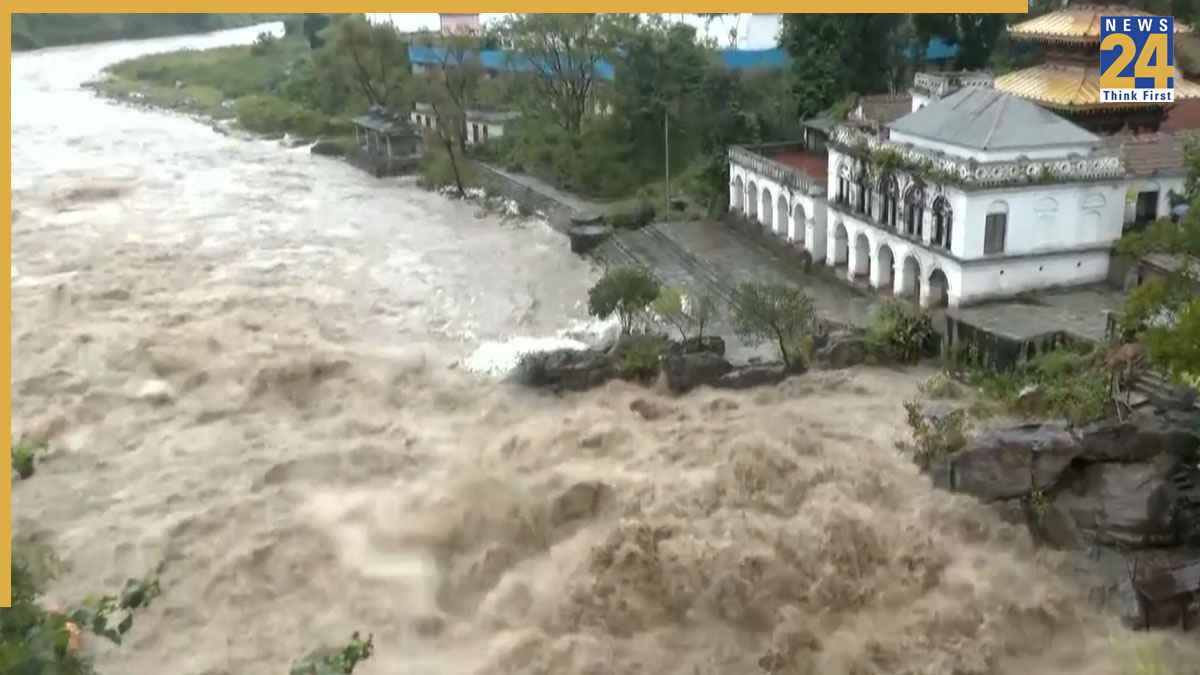 नेपाल में भारी बारिश से उफान पर बागमती नदी, काठमांडू के मुख्य हाईवे बंद; बाढ़ को लेकर हाई अलर्ट जारी