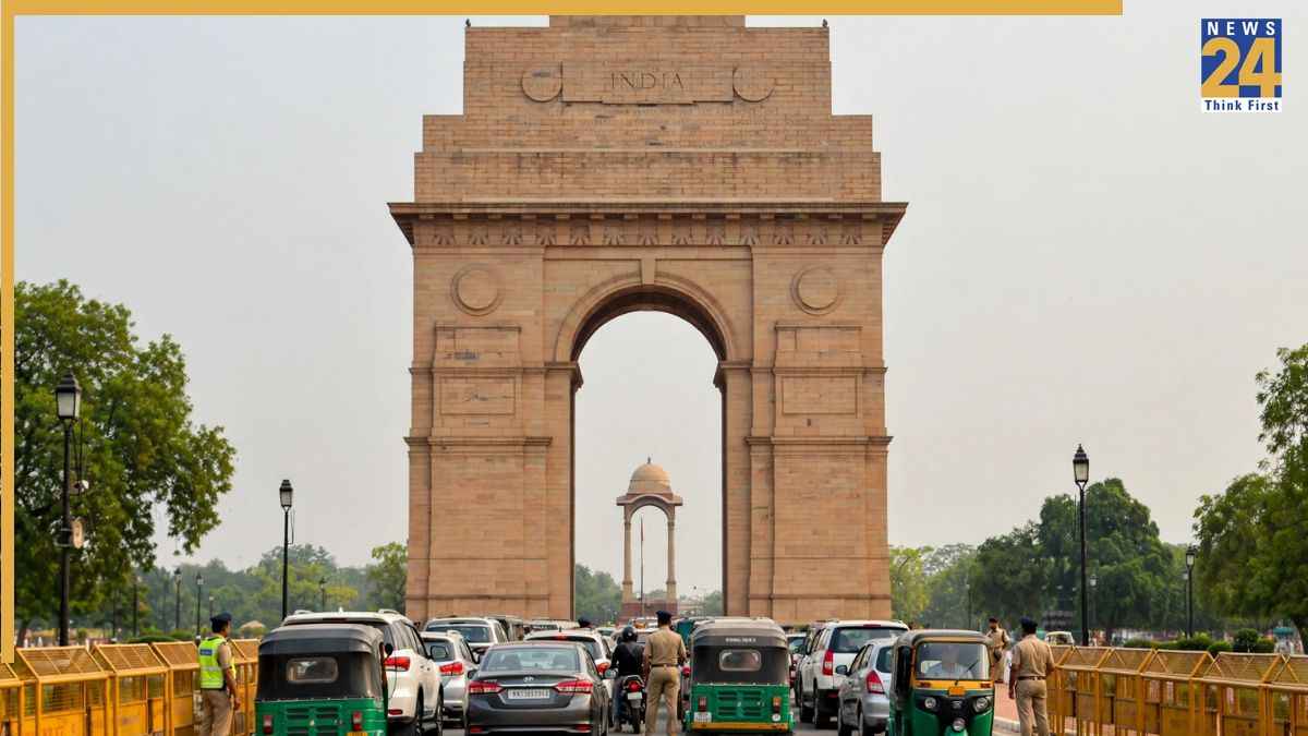 Delhi Traffic Alert: पहले से बुक हैं टिकटें, तो कैसे पहुंच पाएंगे एयरपोर्ट और रेलवे स्टेशन? BRICS समिट के चलते बंद हैं कई रूट