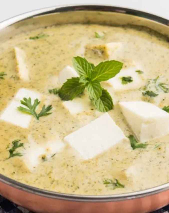 काजू की ग्रेवी से बनाएं पनीर की सब्जी 