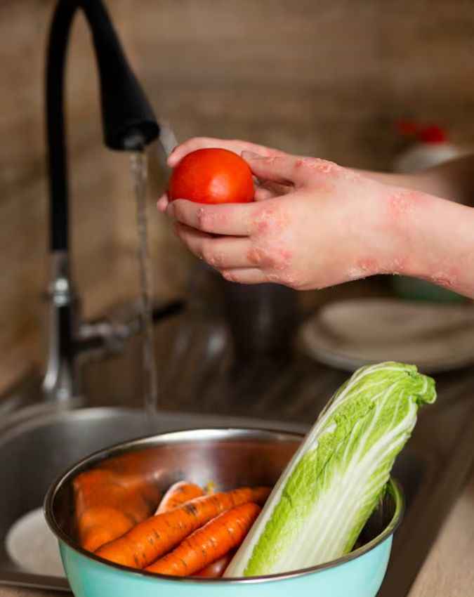 सब्जियों को काटने के बाद पानी में भिगोकर रखना