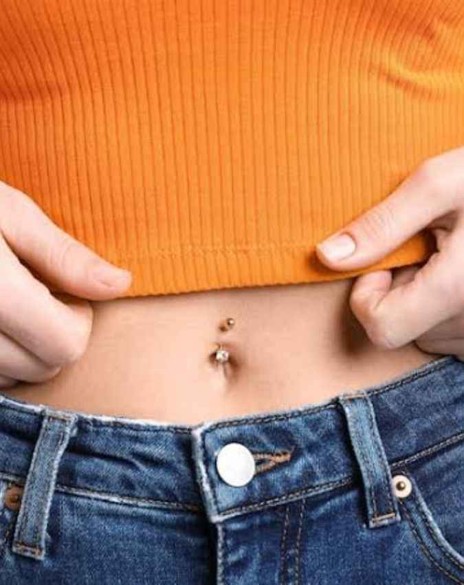 नाभि में बदबू आने के क्या कारण हैं?