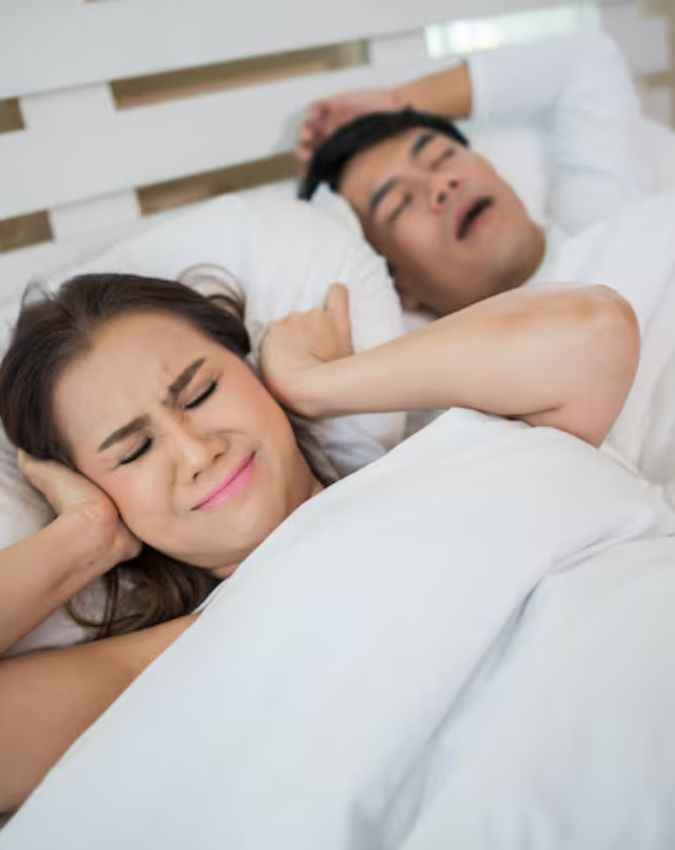 खर्राटे लेना