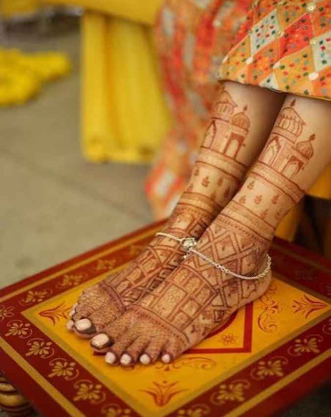 राजस्थानी स्टाइल फुट मेहंदी डिजाइन