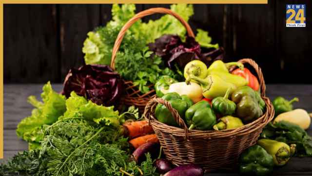 सब्जी पकाते वक्त कहीं आप भी तो नहीं करते हैं ये गलतियां? स्वाद और पोषण पर पड़ सकता है असर
