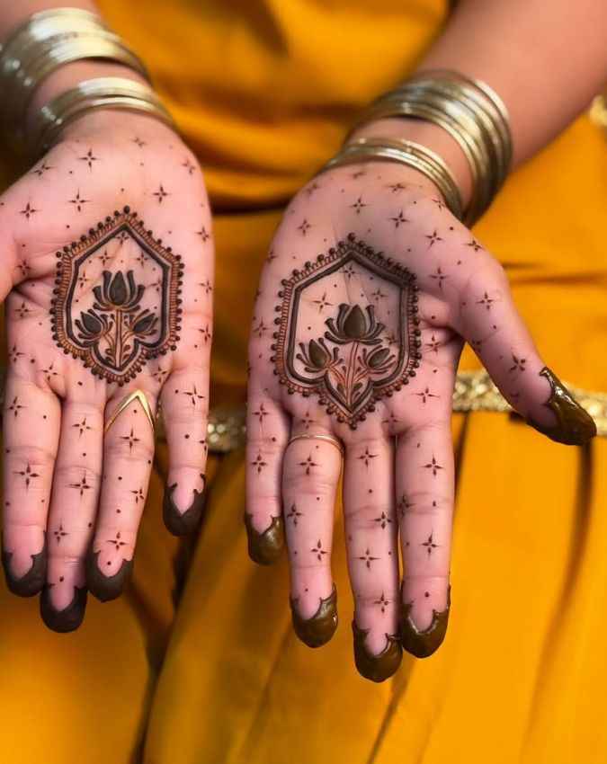 ट्रेंडी और मॉडर्न मेहंदी डिजाइन 
