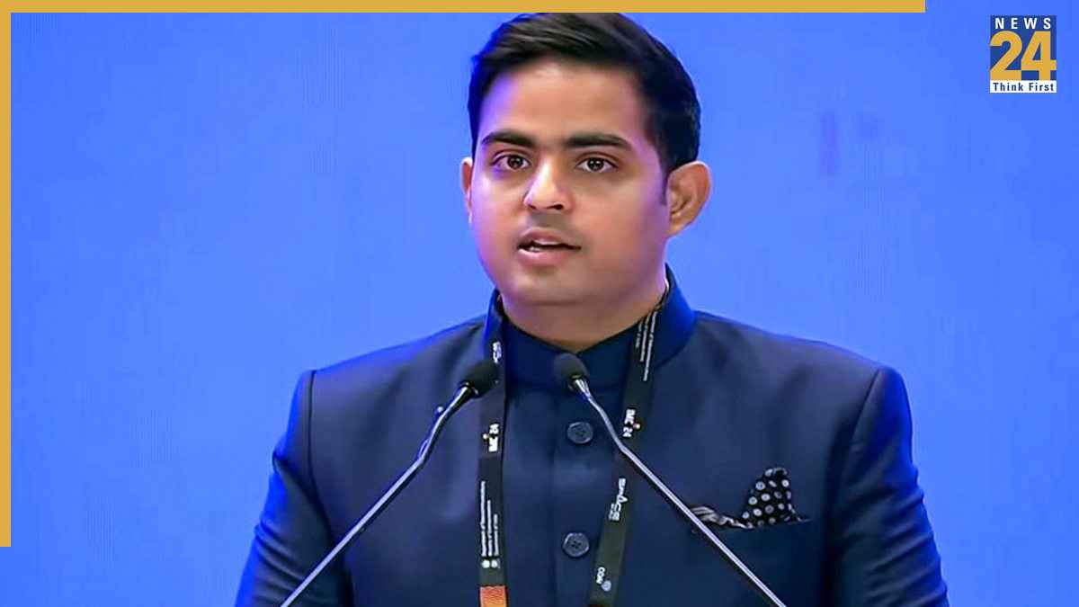 धीरूभाई-मुकेश अंबानी की विरासत को आगे बढ़ा रहे आकाश अंबानी