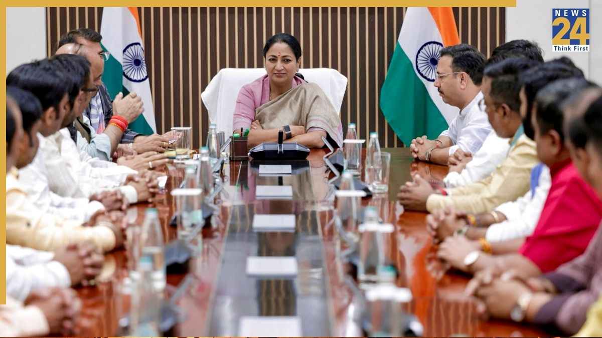 CM Rekha Gupta Meeting PTI
