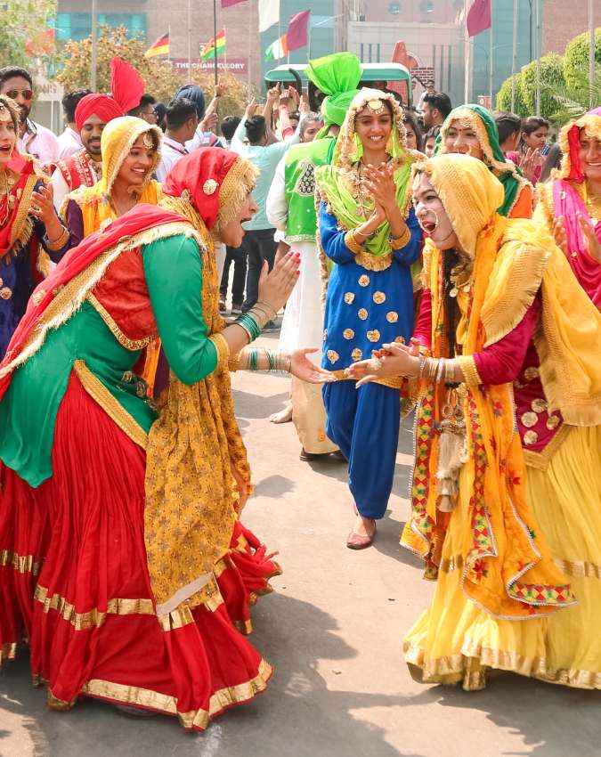 क्यों स्किन वॉश के बाद बर्फ लगाना अच्छा होता है