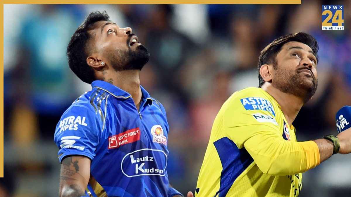 MS Dhoni and Hardik Pandya/ Image Source: ANI