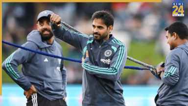 भुवनेश्वर के करियर पर संकट? खराब प्रदर्शन के बाद आकाश चोपड़ा ने कही बात